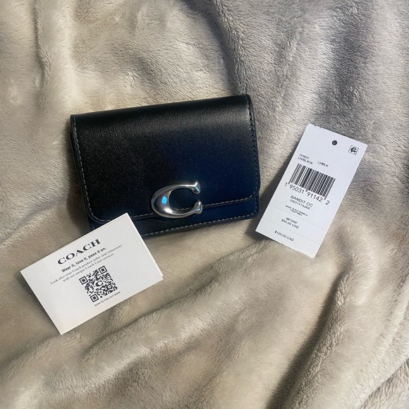 Coach - Picture 5 of 5